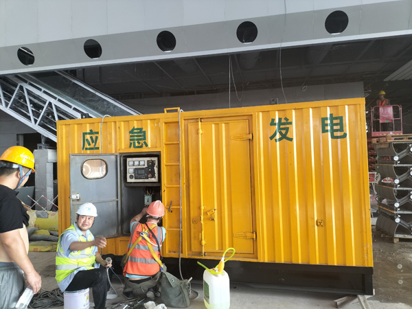 昌宁怎样判断空气滤清器是否需要更换？