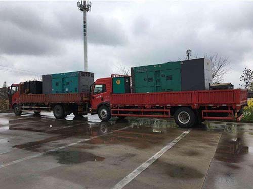 昌宁涂抹密封胶后，需要等待多长时间才能安装水冷式机油散热器密封件？